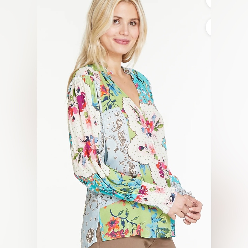 Tru luxe floral blouse